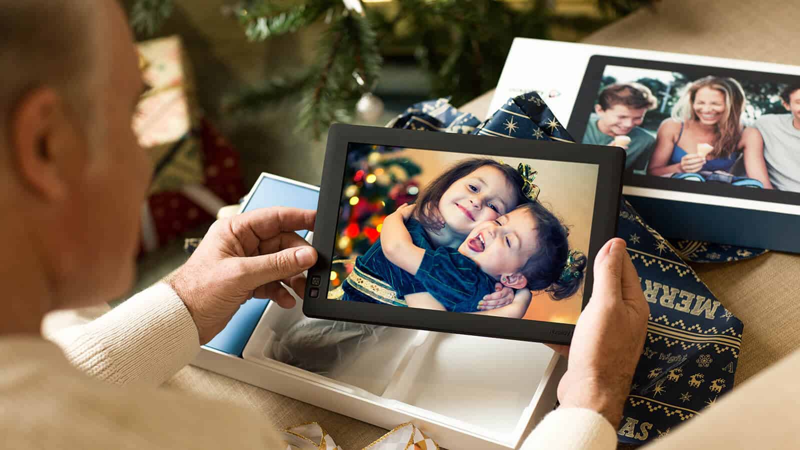 right_digital_photo_frame_1 - Organizing Photos