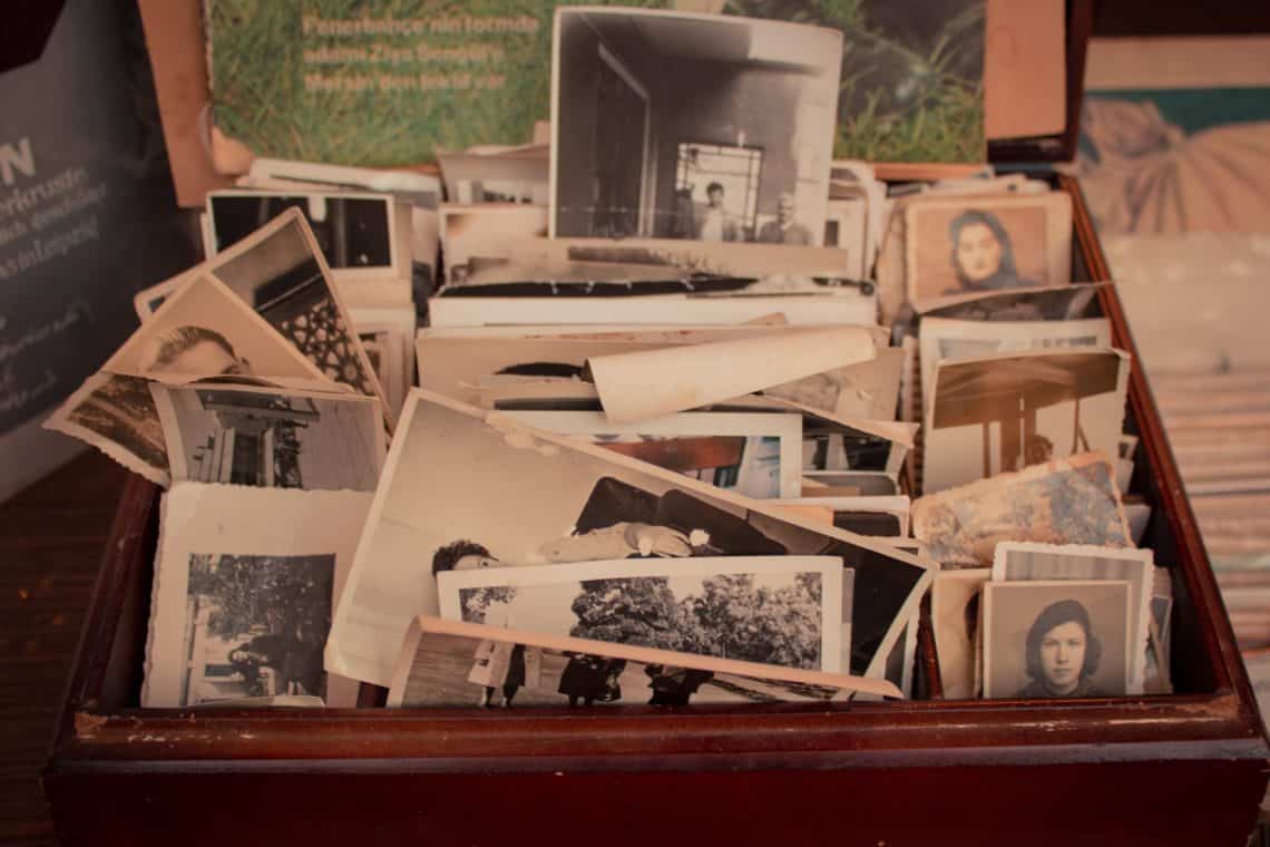 The right box for storing printed photos is designed for storing photos